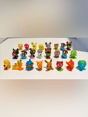 The Ugglys Pet Shop Moose Toys Ugly Dog Animal Mini Toy Figures Mixed Lot of 24